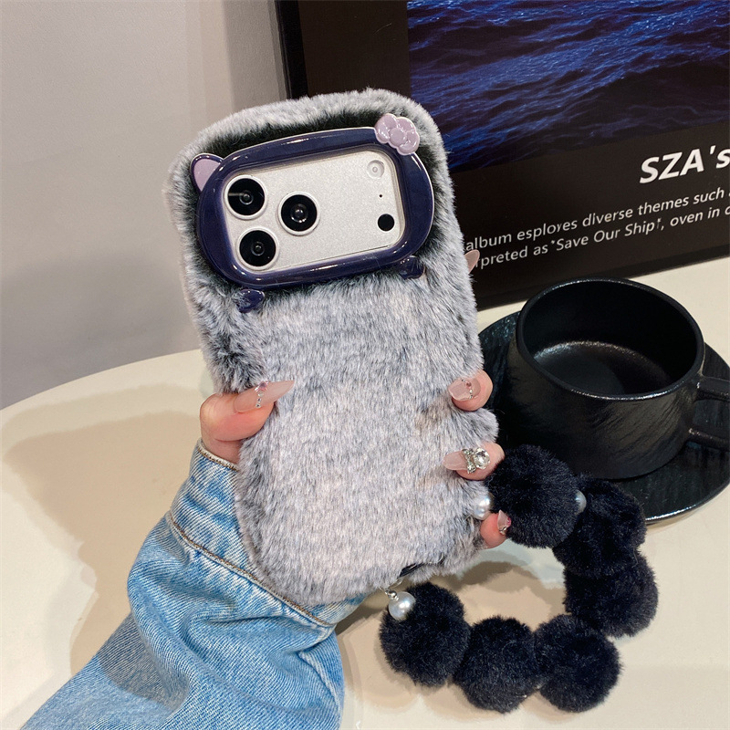 高級感のある無地のファー素材のプラッシュフォンケース iPh - Phone Cases Casely のレビューと価格